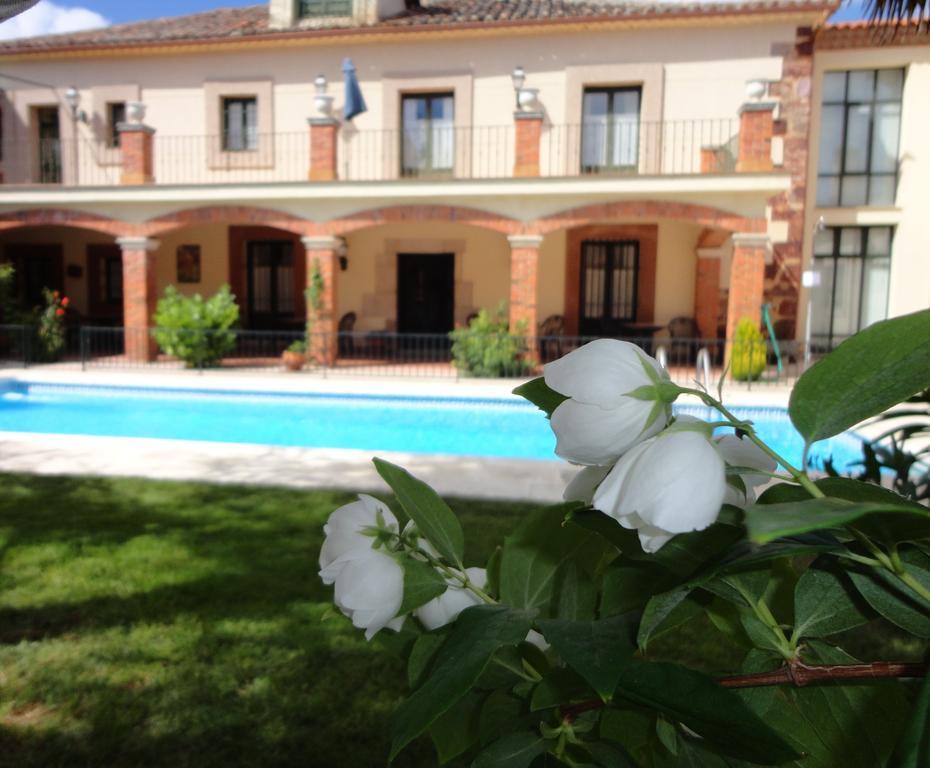 Hotel Palacio De Monfarracinos Benavente Esterno foto